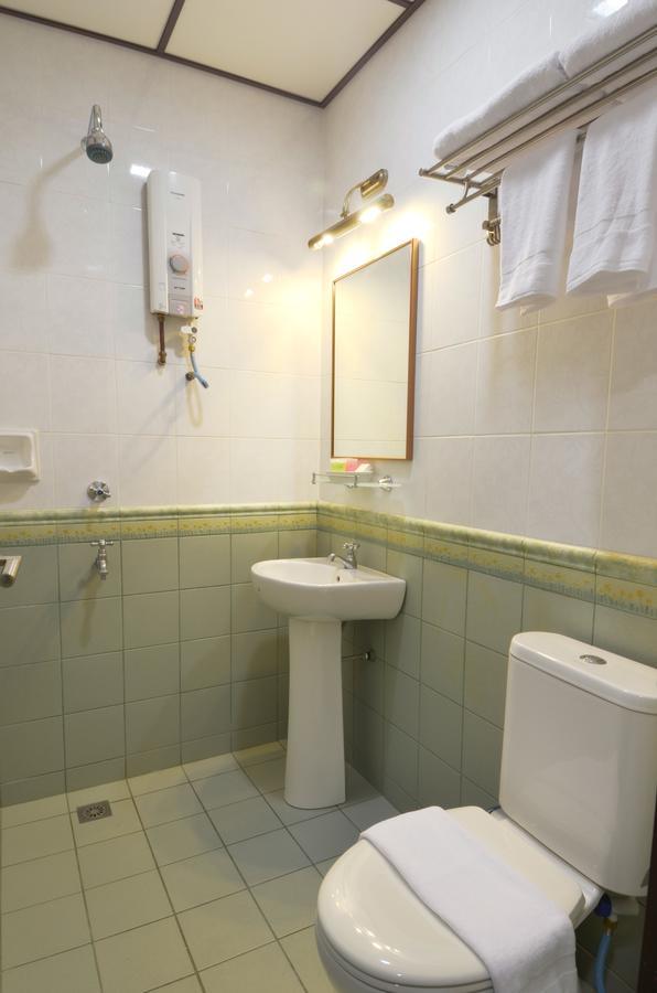 Hotel Kooler Inn Kota Kinabalu Buitenkant foto