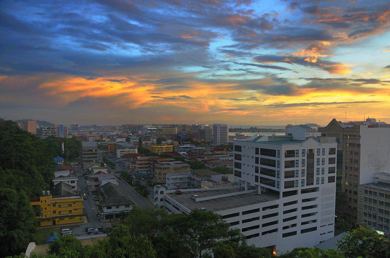 Hotel Kooler Inn Kota Kinabalu Buitenkant foto